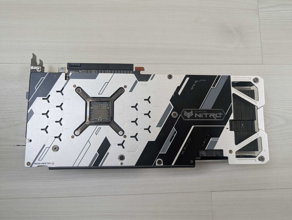 Placa Gráfica Sapphire Radeon RX 5700 XT Nitro+ 8GB OC - Excelente Estado