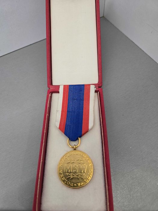 Medal MSW - W Służbie Narodu klasa złota + legitymacja okres PRL-U.