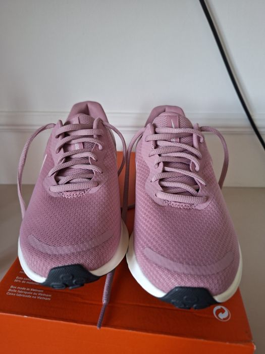 Nike Revolution 7