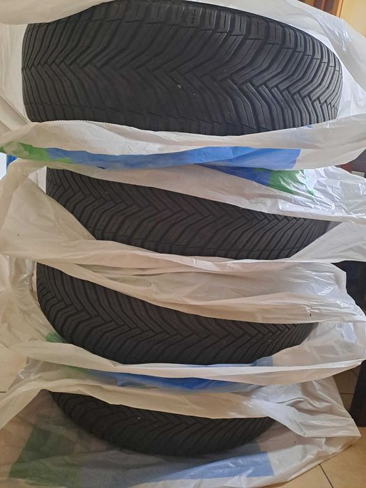 225/65/R17 MICHELIN Cross Climate 2 SUV 106V XL - cena za komplet