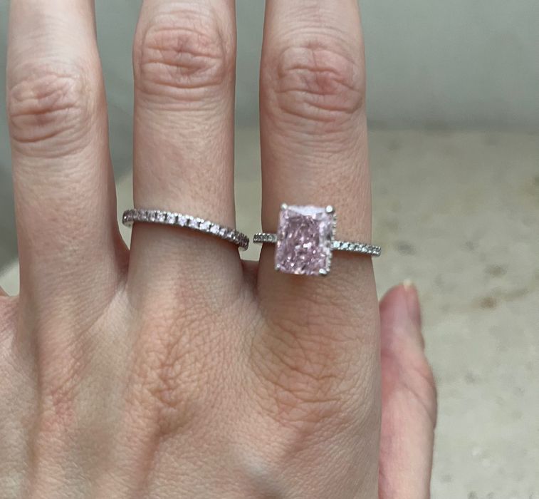 Iced Stuff srebrny pierścionek i obrączka z różowymi kamieniami Komplet