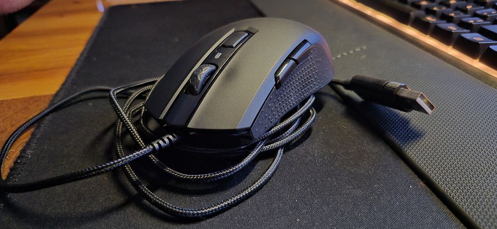 Myszka Corsair M55 RGB, używana, b dobry stan