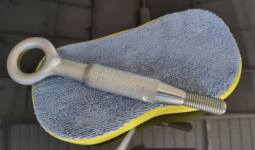 Ucho holownicze hak Volvo OEM