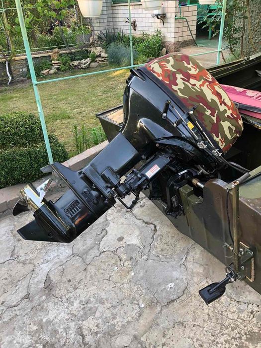 Продам лодку  Прогресс с мотором Сузуки 30