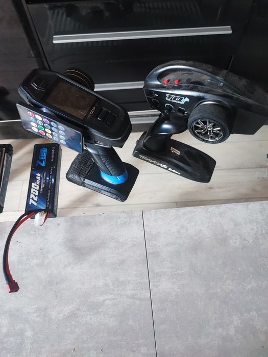 Autko Rc  plus baterie i piloty