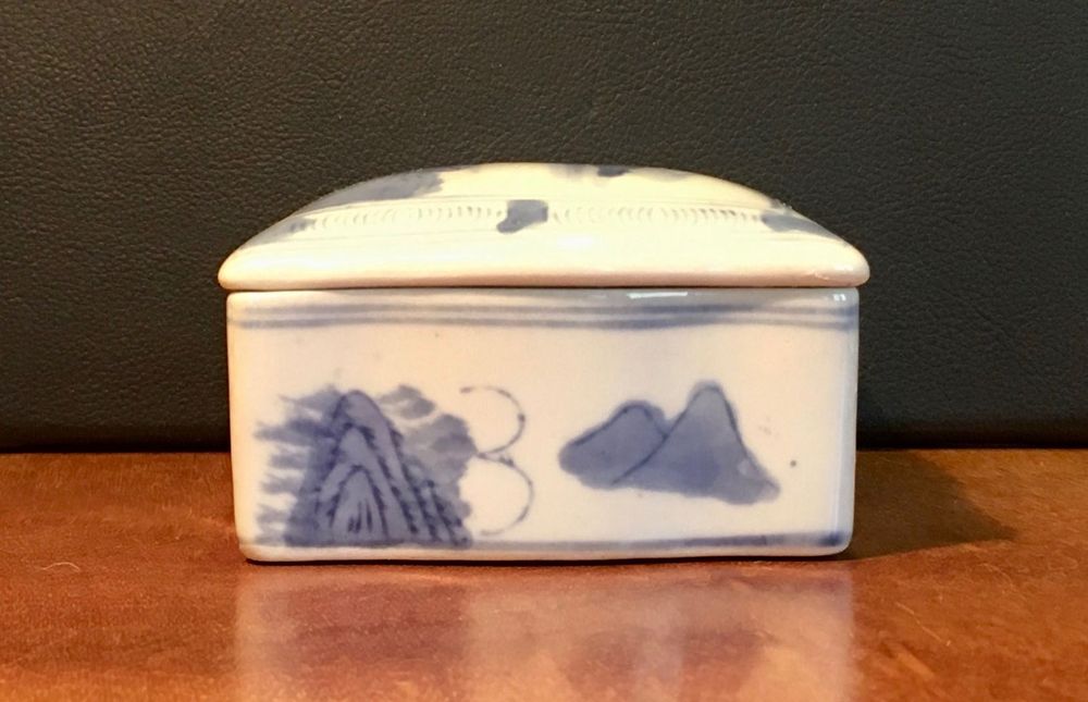 CAIXA CHINESA - pintada à mão - séc. XX - 12,7x9,1x5,3 cm/s