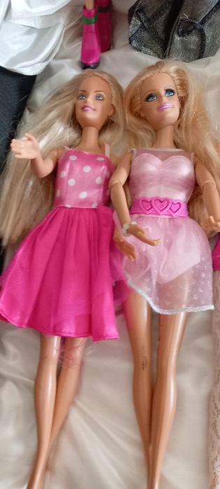 Various Barbie Dolls64861604979841124