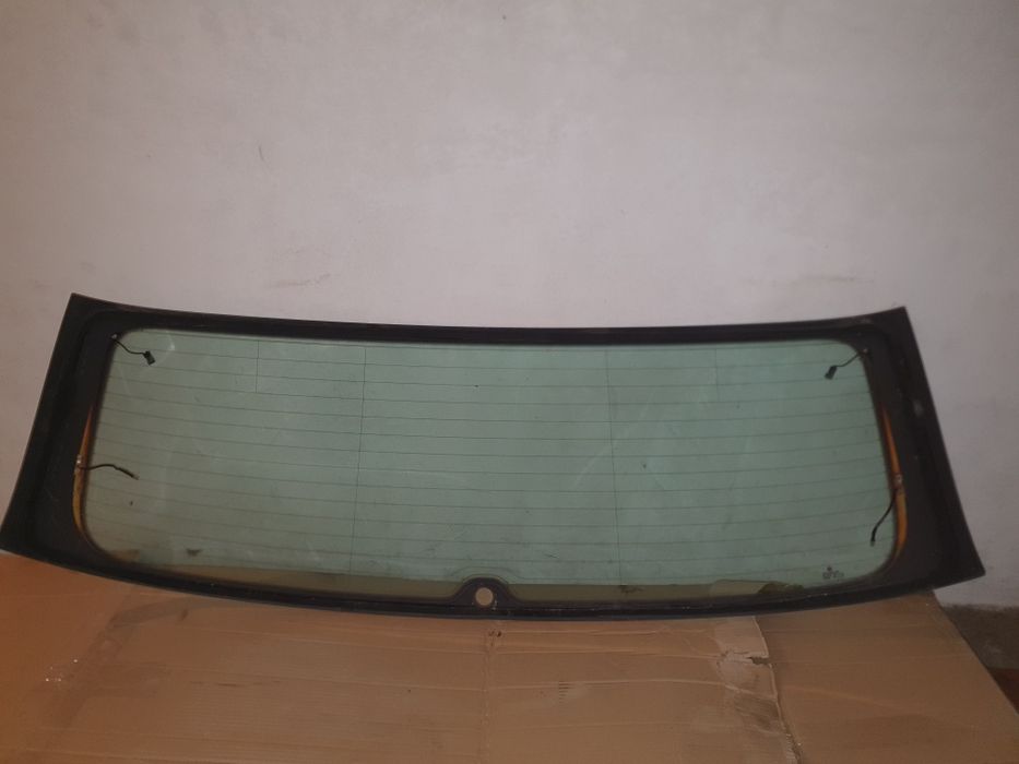 Szyba tylna golf 5 V