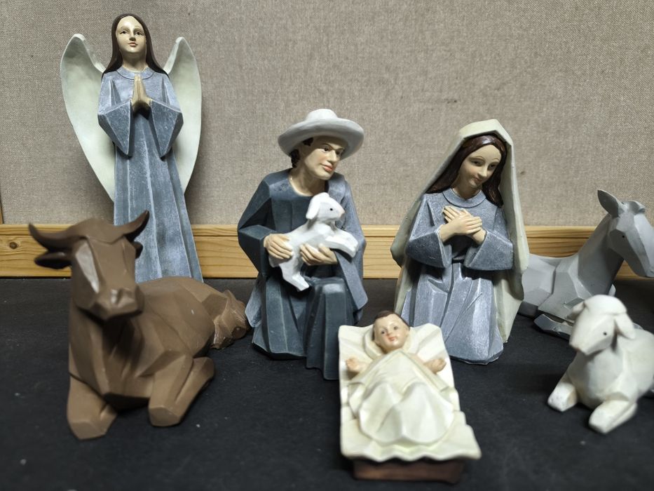 Presépio - Estilo Esculpido (Moderno/Rústico)
Vendo de figuras de pres