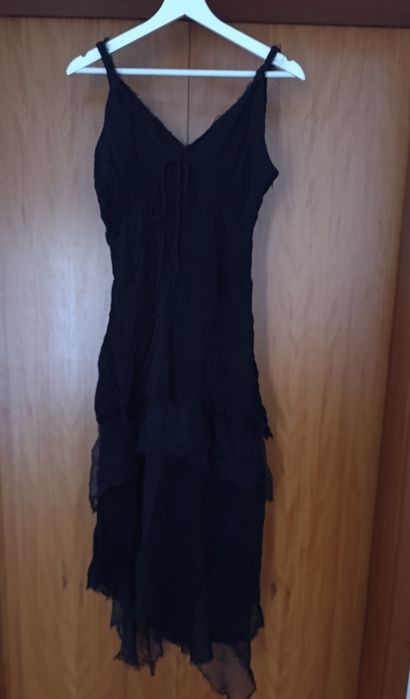 Vestido preto assimétrico