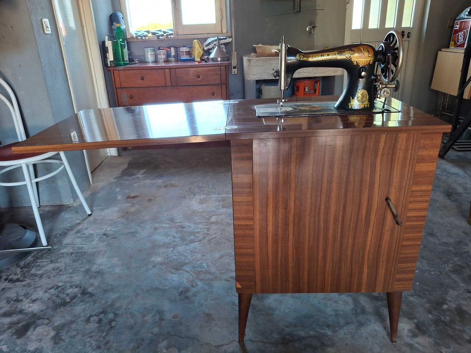 Máquina de costura singer em Vendas Novas