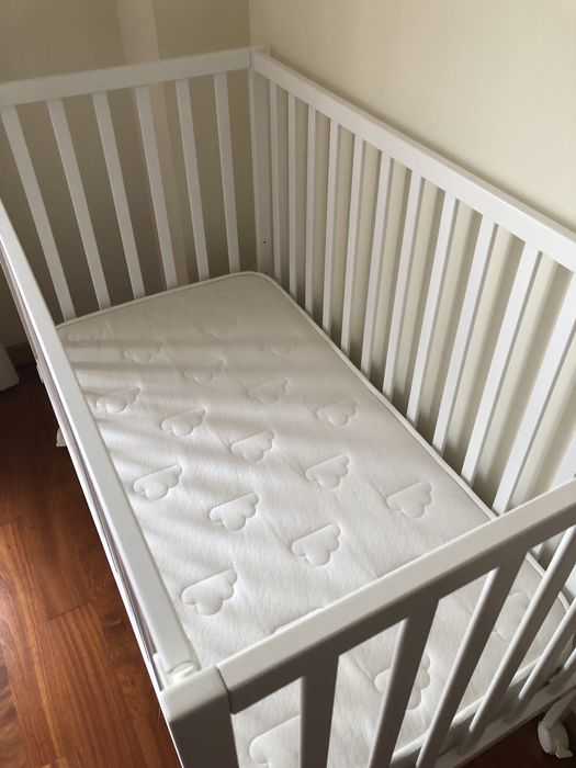 Cama berço grades e colchão como novos