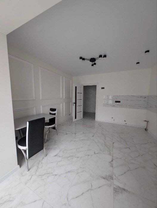 Продаж 2к квартири з ремонтом з видом на Вовчинецькі гори(вул.Потічна)