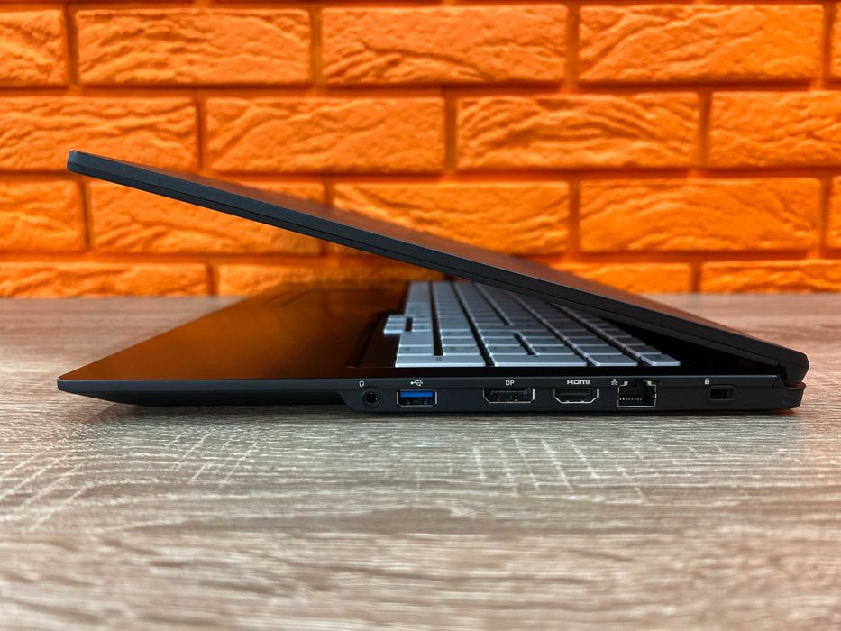 Ноутбук 15.6" Fujitsu LifeBook E757 (1920х1080) IPS/i5-6200U,8, 256 m2