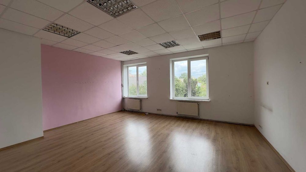 Оренда офісу 29м2 в р-ні перехрестя Липинського-Чорновола.