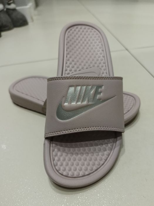 Klapki Nike Benassi