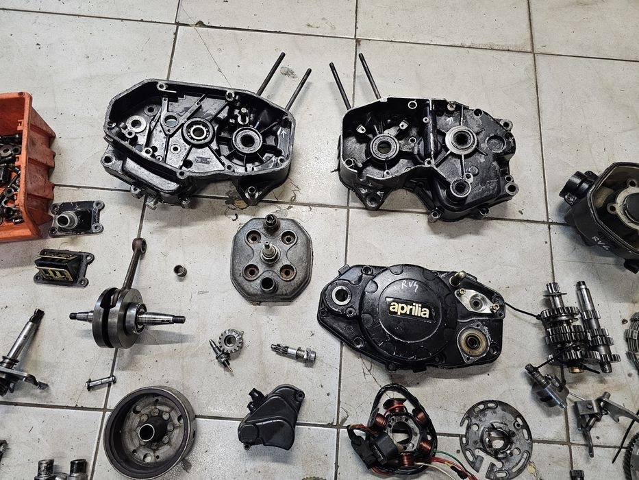 Aprilia Minarelli rv4 silnik części Tuareg skrzynia kapa wał cylinder