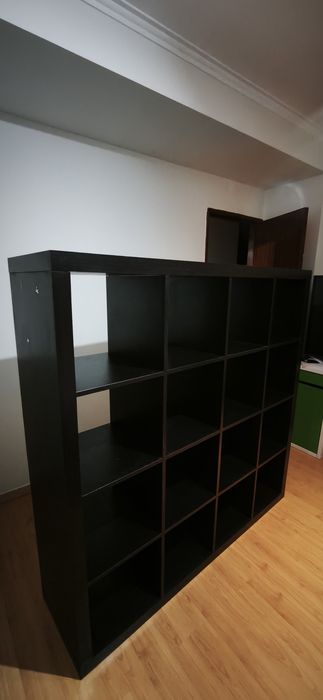 Estante Ikea Kallax Preta 16 cubos