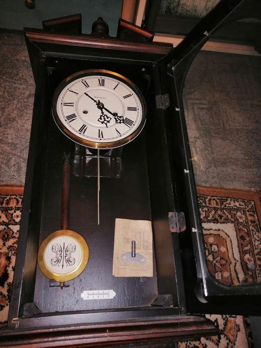 Годинник настінний "Янтарь" механічний з годинниковим та півгодинним.