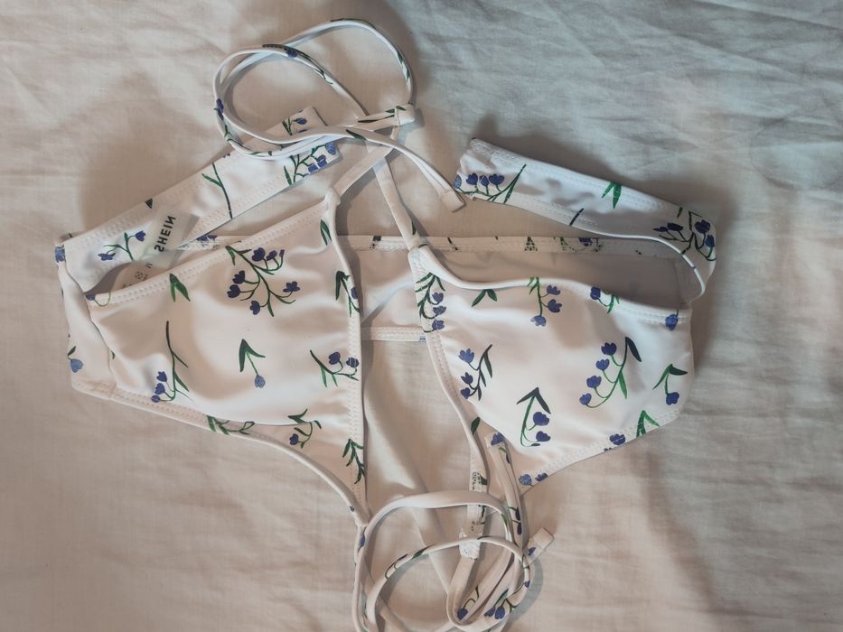 Vários bikinis S e M