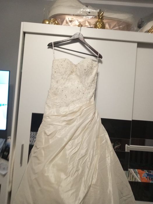 Suknia ślubna kremowa