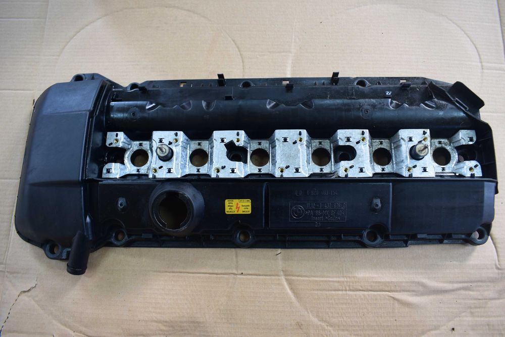 Pokrywa zaworów BMW 3 E46 323i M52B25TU 170KM. 1928.403154