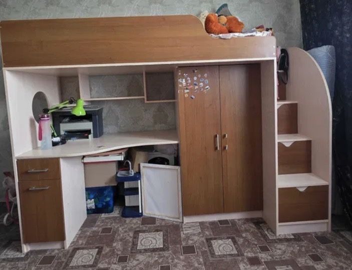 Продам ліжко з столом