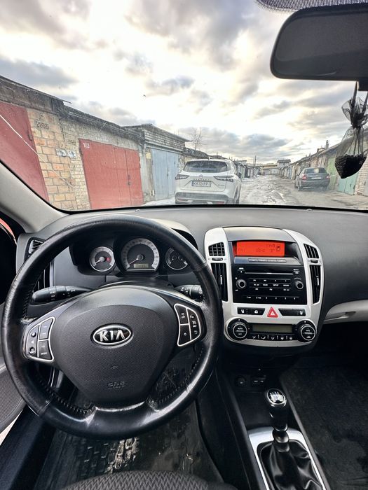 Kia Ceed 2009 1.6 диз