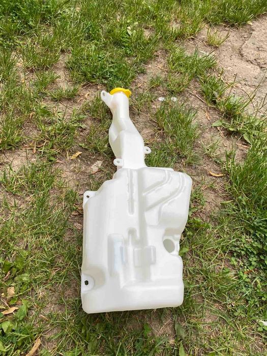 Бачок склоомивача, омивач форсунки чероки джип Jeep Cherokee Compass