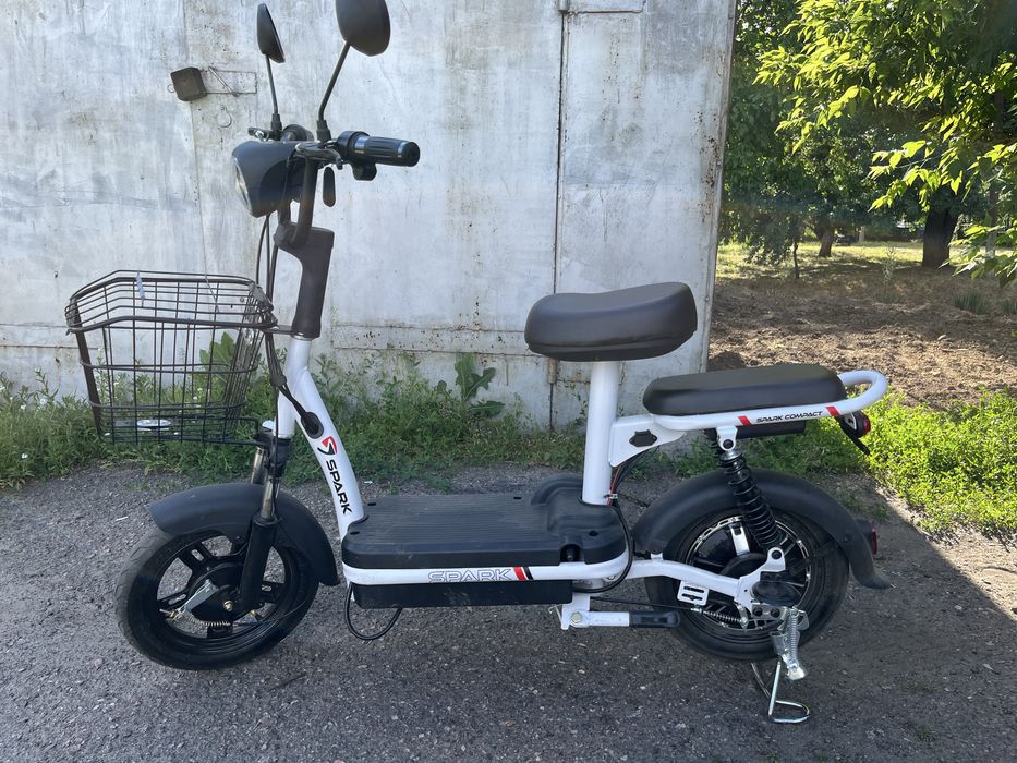 Електроскутер SPARK Commande