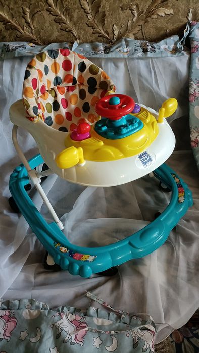 Продам  ходунки Bambi.