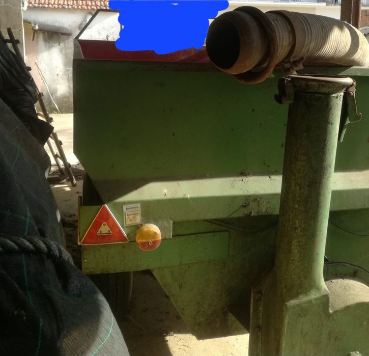 Vendo ou Troco Reboque transporte e descarga de uvas