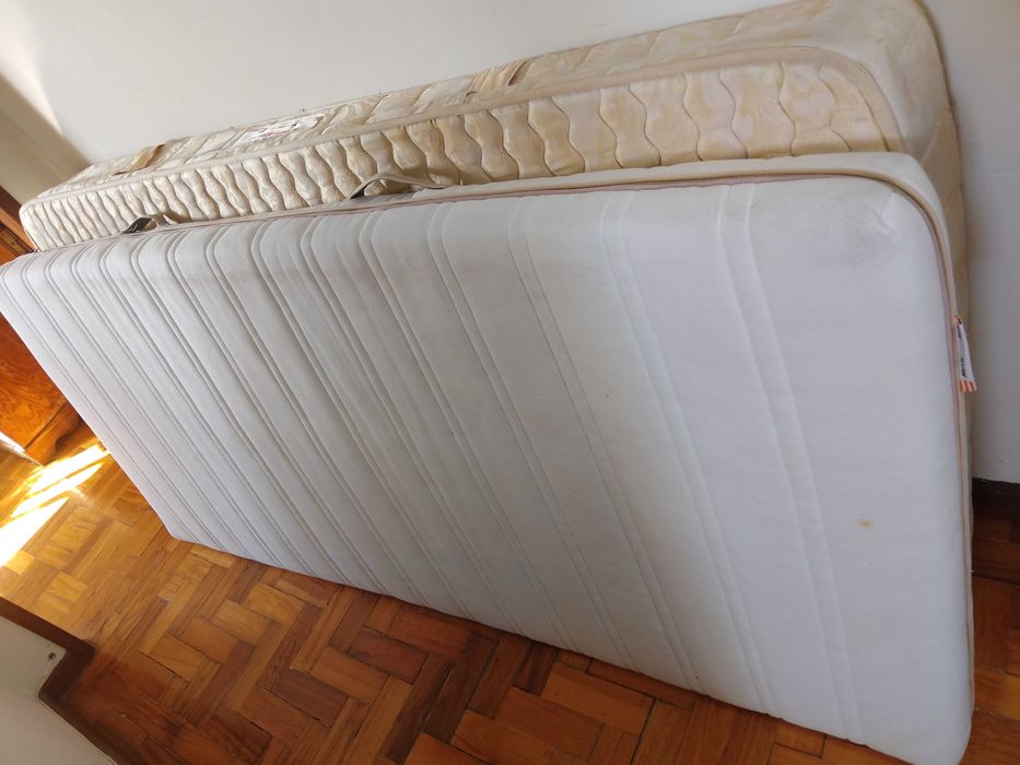 Colchão de solteiro IKEA