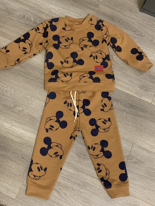 Спортивний костюм у відмінному стані Розмір 98