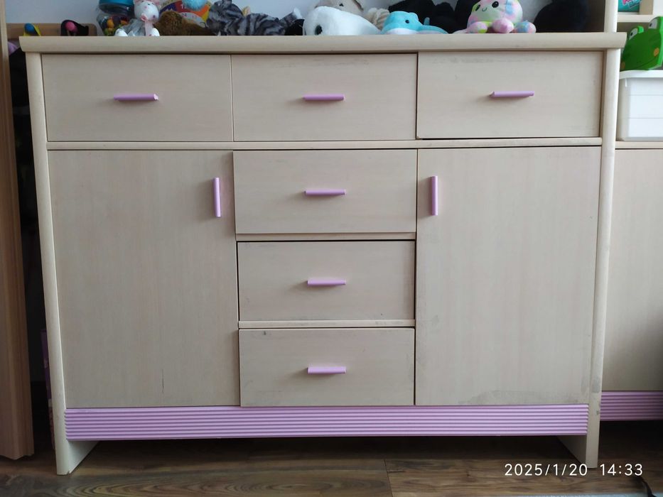 Meble dziecięce dla dziewczynki komoda i słupek