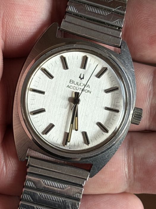 Bulova Accutron, kamerton,  rozmiar 36/42mm, super stan, w stali, lata 70te