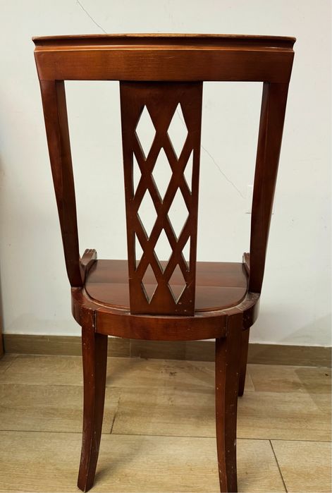 Vende-se Mesa extensivel (madeira cerejeira) com cadeiras