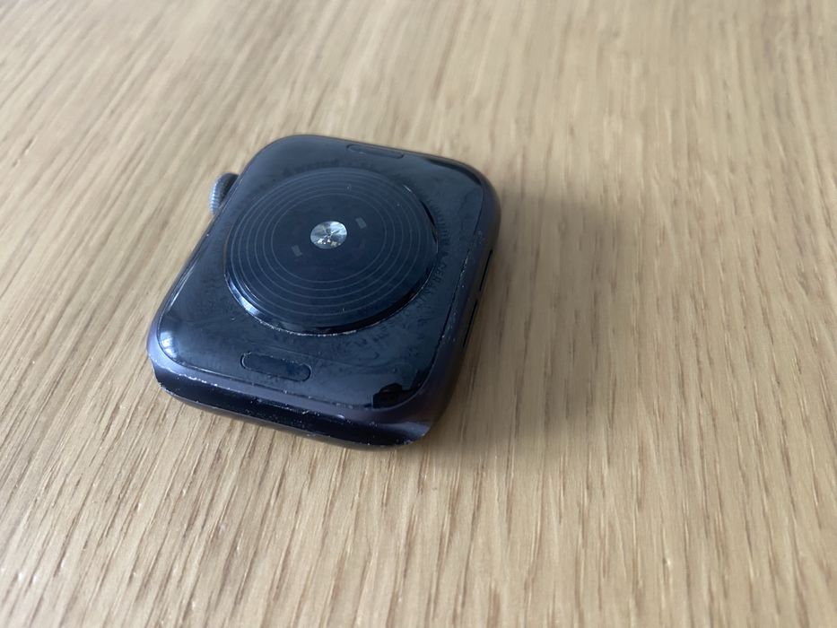 Apple Watch SE 44 mm GPS + Cellular
