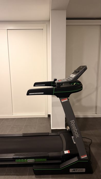 Passadeira Reebok Jet 200