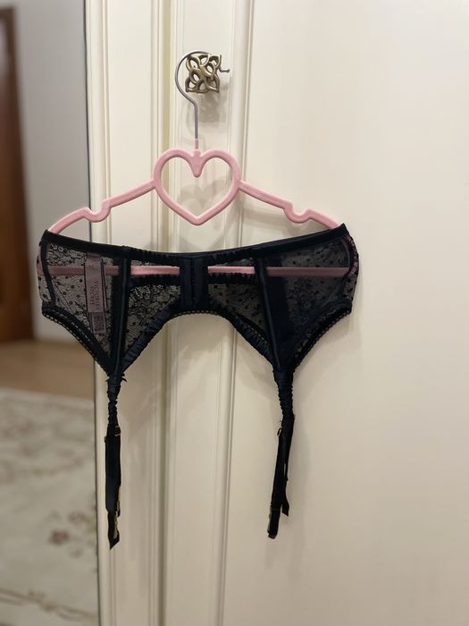 Пояси для панчіх Victoria’s Secret
