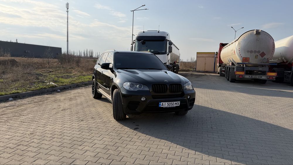 Продам Х5 е70 3л бензин срочно