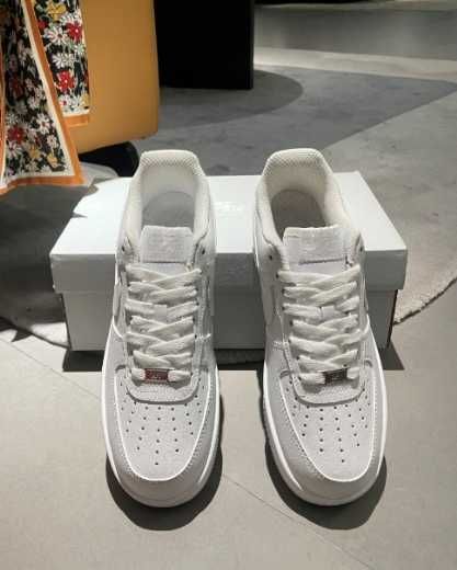 Pasuje bardzo dobrze do ubrań. Rozmiar.43