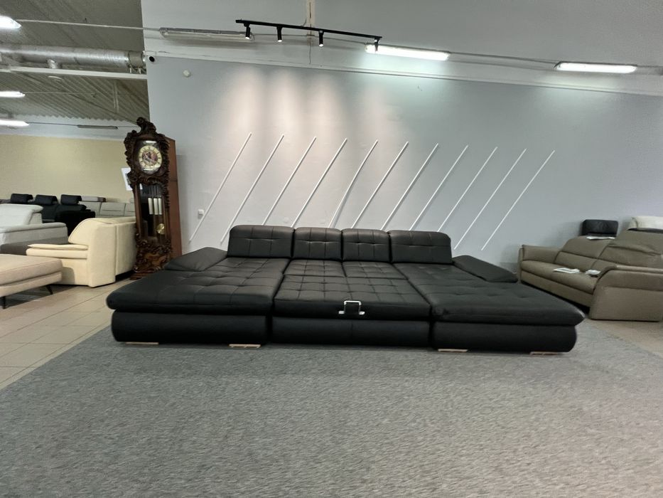 Виставковий шкіряний розкладний з великою нішею повністю шкіряний