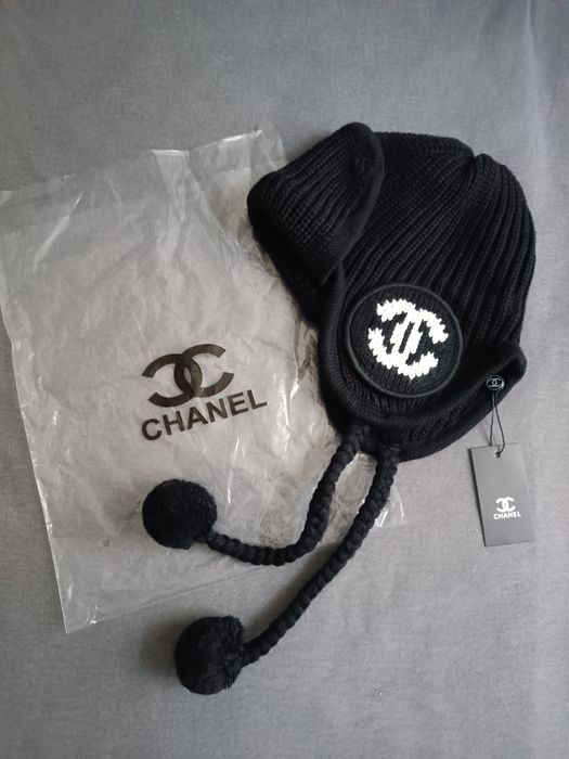 Modna czapka designerska glam