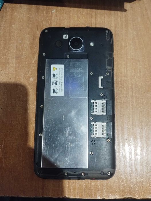 Телефон Huawei старий