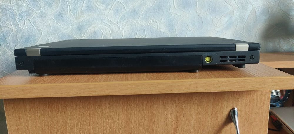 Ноутбук Lenovo ThinkPad X-220 с встроенным 3G модемом и слотом под сим