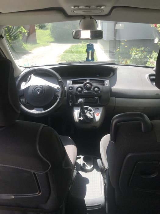 Продається надійний сімейний автомобіль Renault Scenik 2 2005 року.