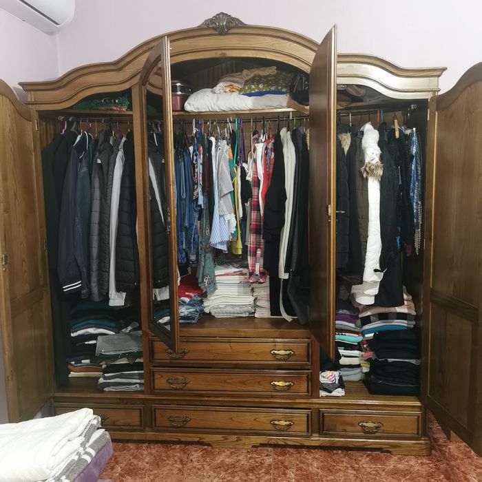 Cama de madeira maciça