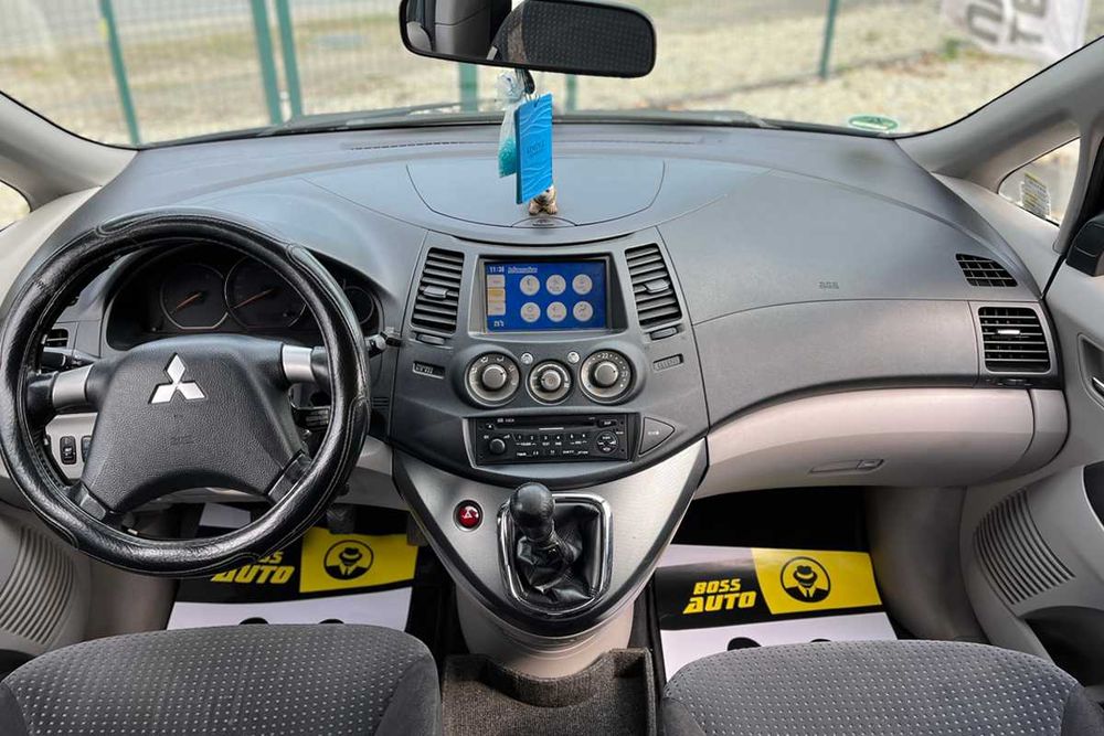 Mitsubishi Grandis 2005