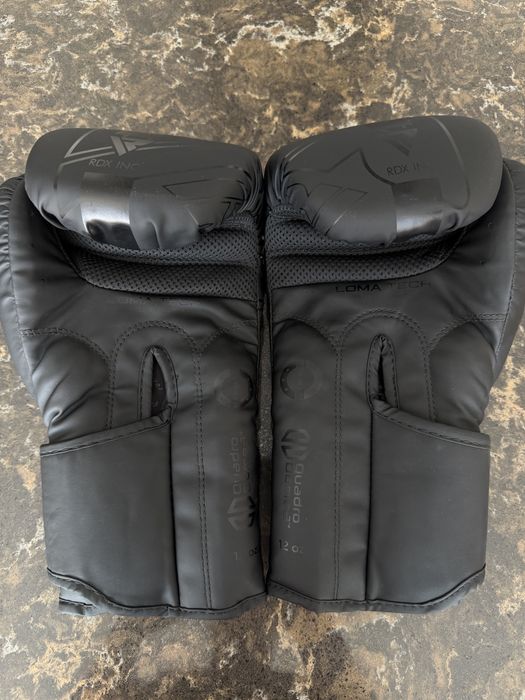 Боксерские перчатки RDX 12 oz